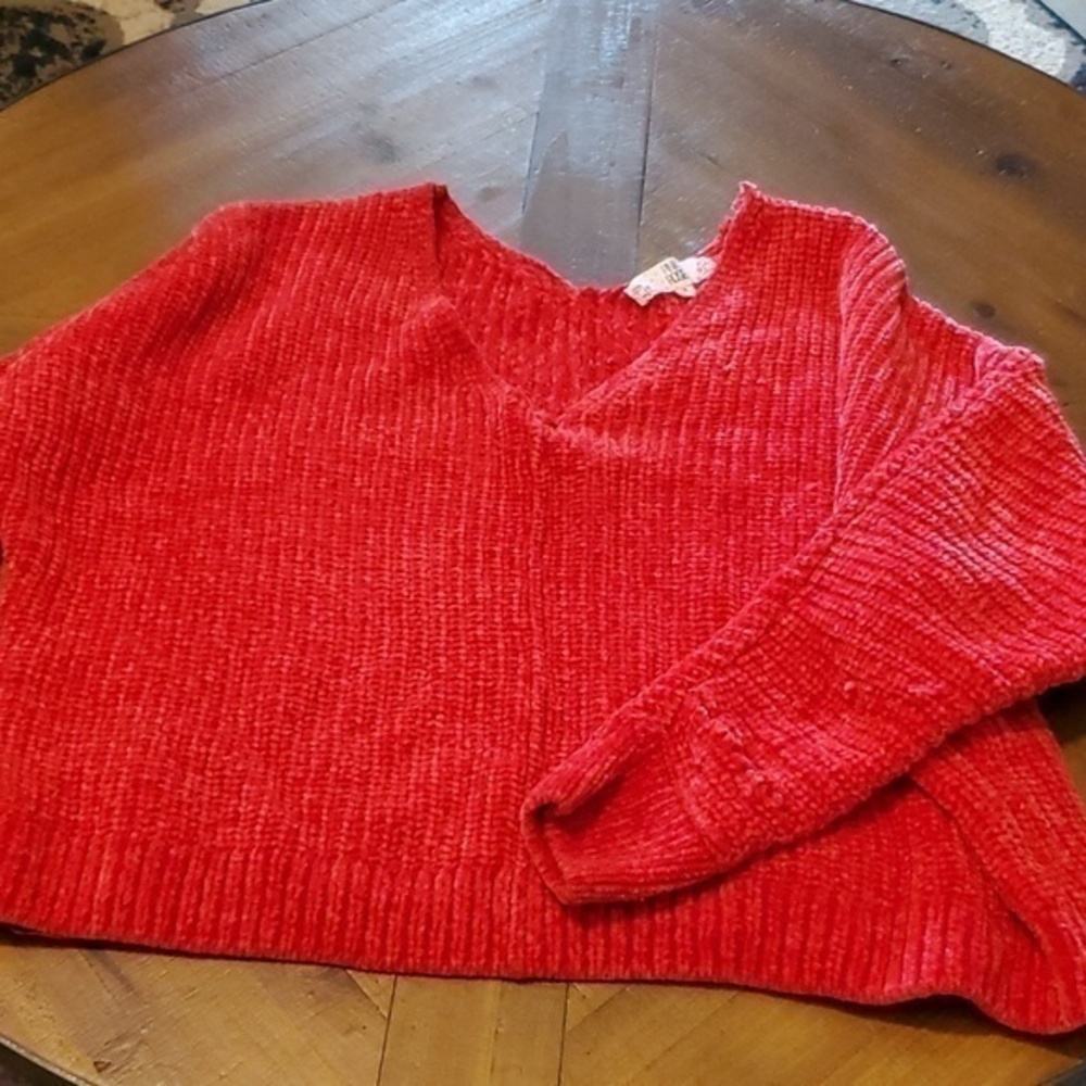 🐻   Pink  Rose Sweater Size M
